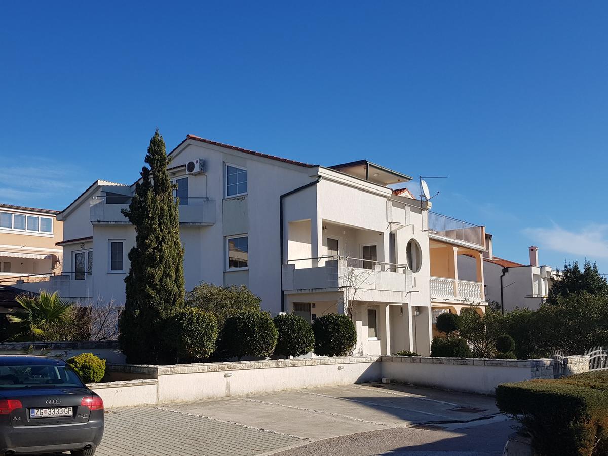 Apartments Harmony Новаля Екстериор снимка